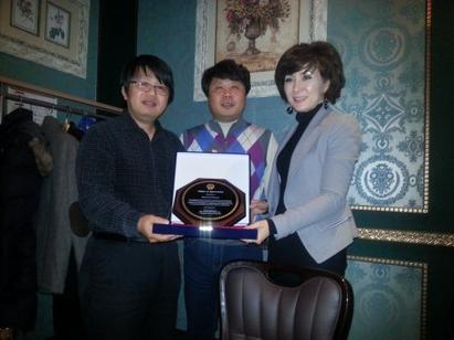 Award a memorial tablet to Professor Miyauchi Hiroyuki